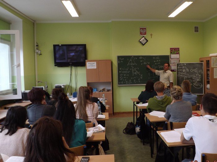 maturzysci-chwala-wakacyjna-matematyke-foto-58956