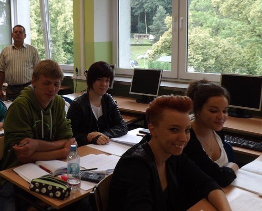 maturzysci-chwala-wakacyjna-matematyke-foto-58956