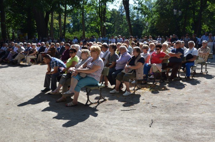 spotkanie-z-operowym-duetem-w-parku-zdrojowym-foto-59088
