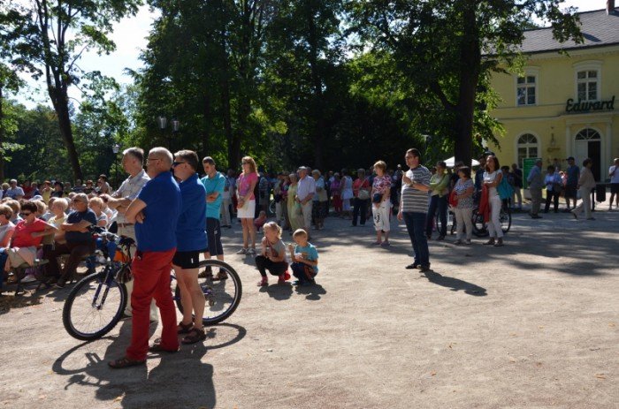 spotkanie-z-operowym-duetem-w-parku-zdrojowym-foto-59088
