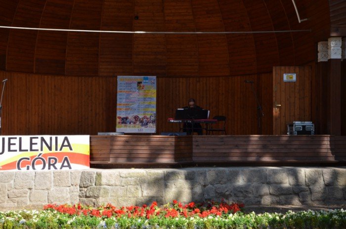spotkanie-z-operowym-duetem-w-parku-zdrojowym-foto-59088