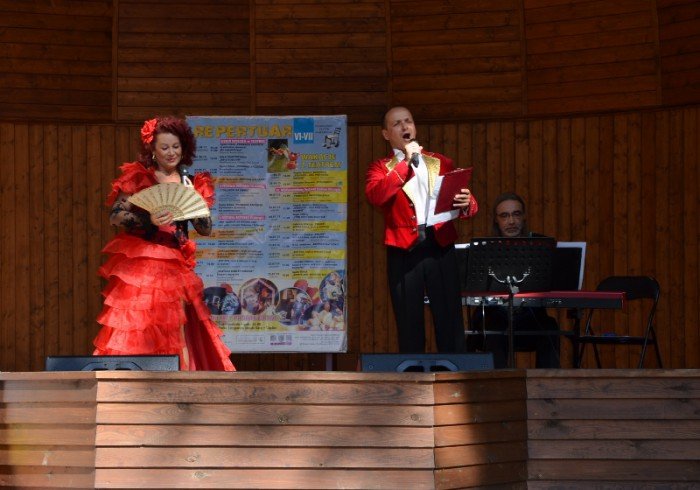 spotkanie-z-operowym-duetem-w-parku-zdrojowym-foto-59088