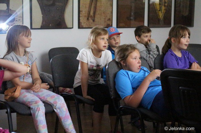 dzieci-zdobiy-swoje-rowery-w-galerii-bwa-foto-59089
