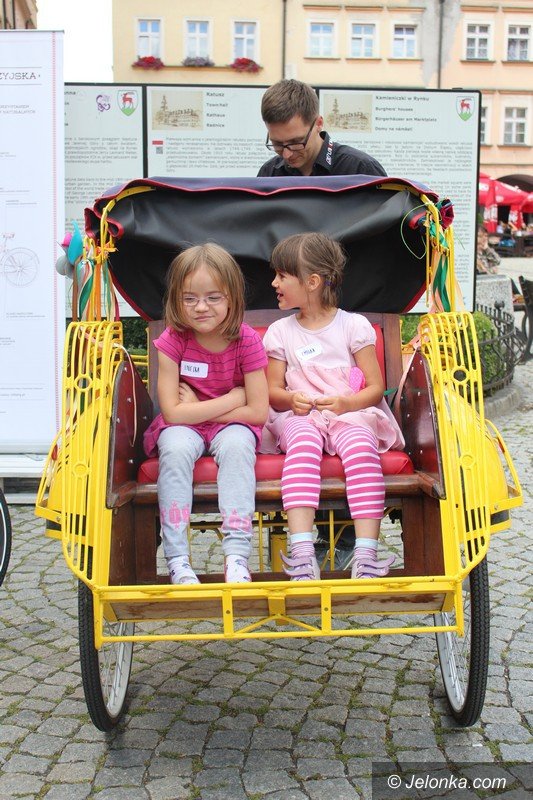 dzieci-zdobiy-swoje-rowery-w-galerii-bwa-foto-59089