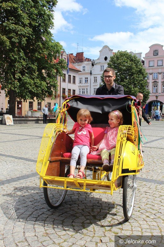 dzieci-zdobiy-swoje-rowery-w-galerii-bwa-foto-59089