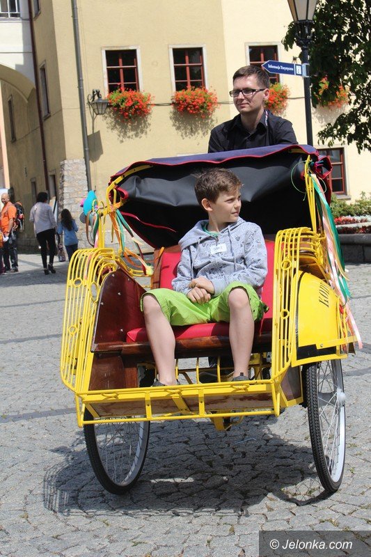dzieci-zdobiy-swoje-rowery-w-galerii-bwa-foto-59089