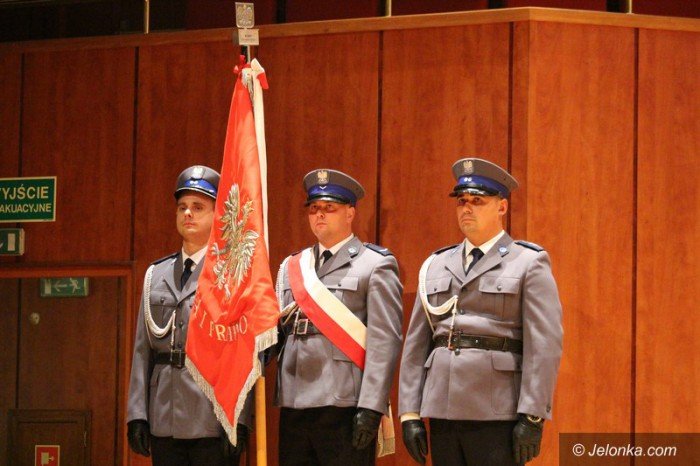 odznaczenia-i-awanse-policjantom-wreczone-foto-59125