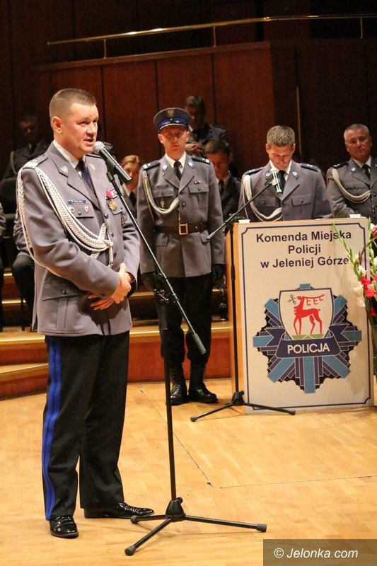 odznaczenia-i-awanse-policjantom-wreczone-foto-59125