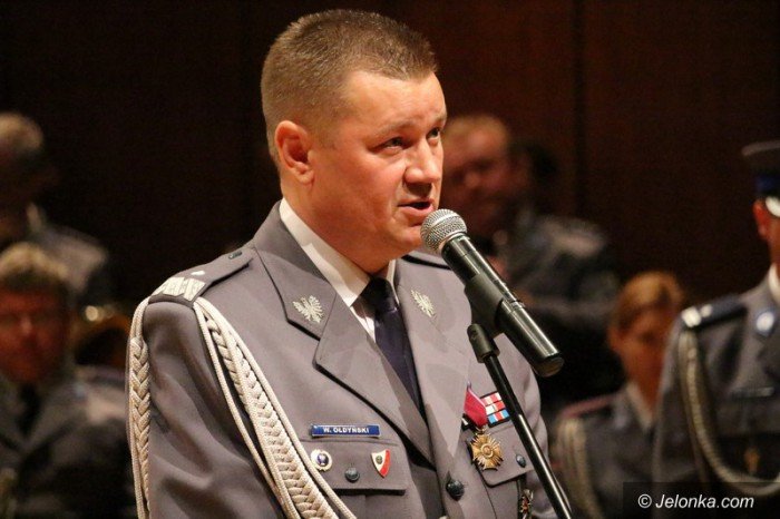 odznaczenia-i-awanse-policjantom-wreczone-foto-59125