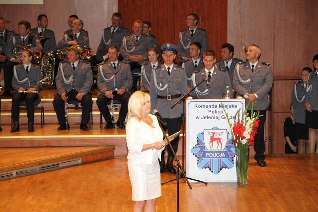 starosta-przekazaa-czek-na-zakup-psa-policyjnego-foto-59143