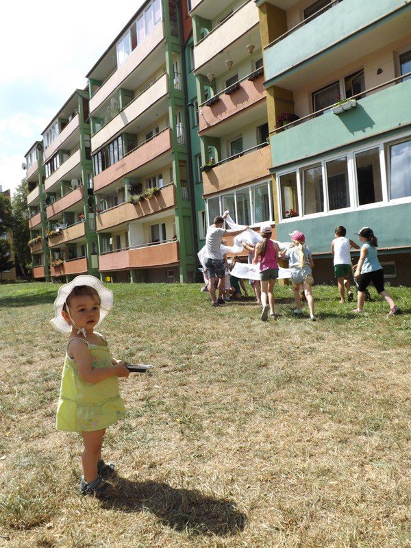 trwa-skok-w-blok-i-mnostwo-sie-dzieje-fot-59229