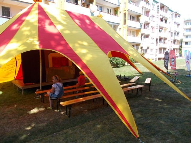 trwa-skok-w-blok-i-mnostwo-sie-dzieje-fot-59229