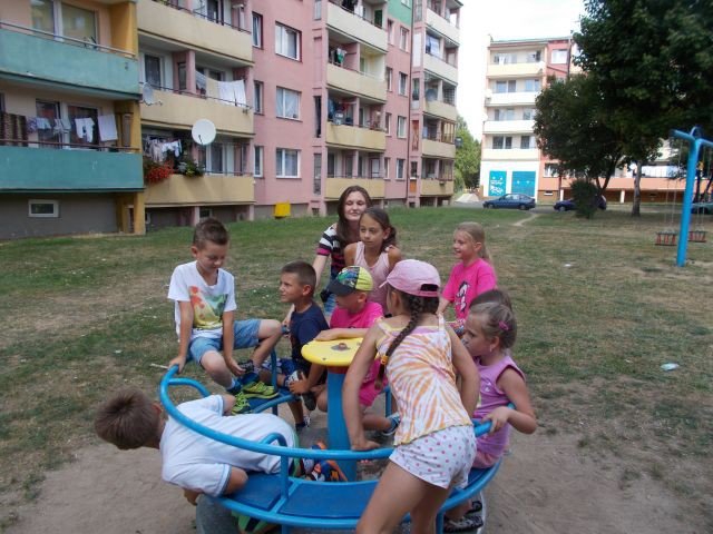 trwa-skok-w-blok-i-mnostwo-sie-dzieje-fot-59229