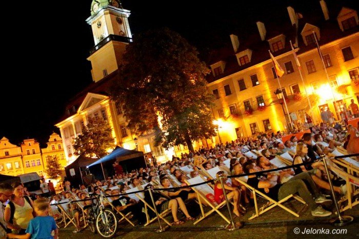 mroczny-rycerz-na-placu-ratuszowym-foto-59283