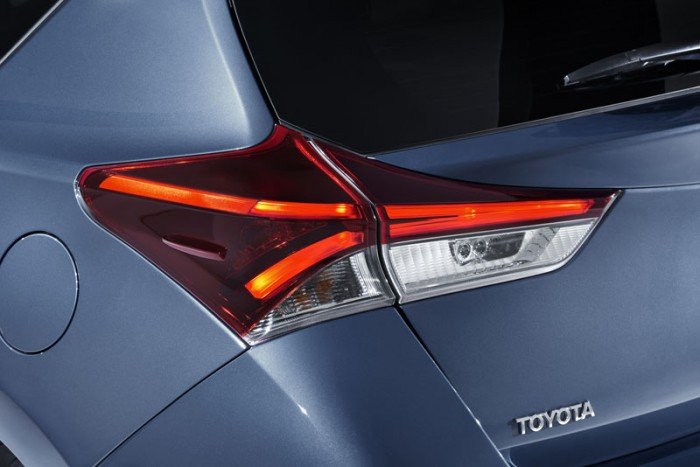 toyota-auris-kompakt-i-kombi-z-trzema-napedami-do-wyboru-59329