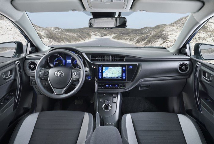 toyota-auris-kompakt-i-kombi-z-trzema-napedami-do-wyboru-59329