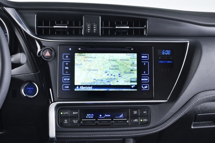 toyota-auris-kompakt-i-kombi-z-trzema-napedami-do-wyboru-59329
