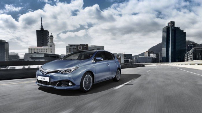 toyota-auris-kompakt-i-kombi-z-trzema-napedami-do-wyboru-59329