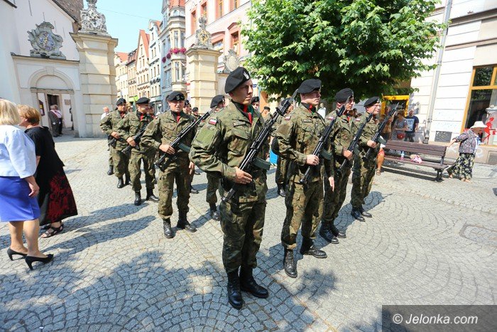 uroczyscie-w-dniu-swieta-wojska-polskiego-foto-59402