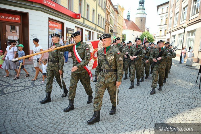 uroczyscie-w-dniu-swieta-wojska-polskiego-foto-59402