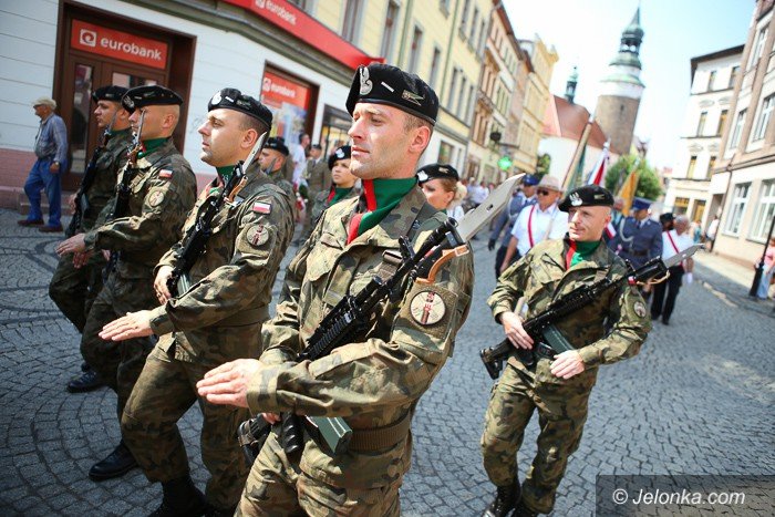 uroczyscie-w-dniu-swieta-wojska-polskiego-foto-59402