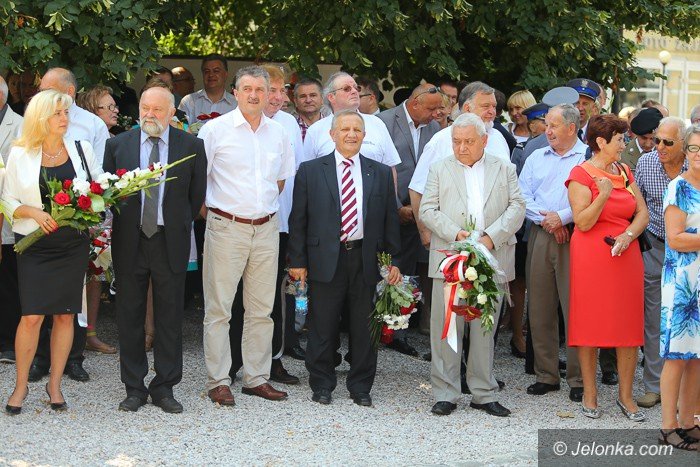 uroczyscie-w-dniu-swieta-wojska-polskiego-foto-59402