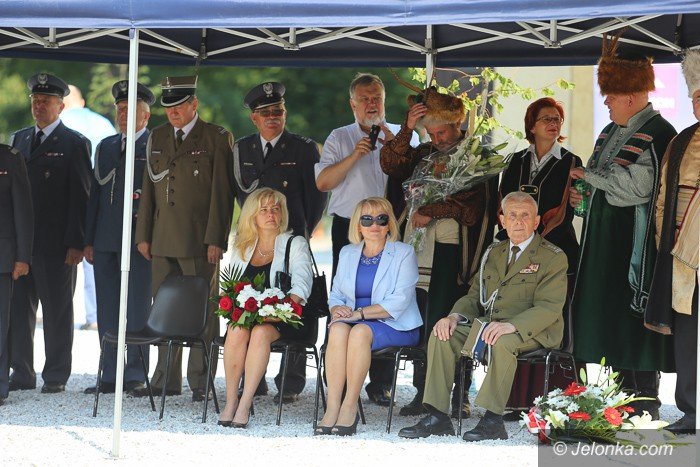 uroczyscie-w-dniu-swieta-wojska-polskiego-foto-59402