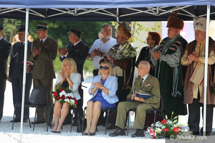 uroczyscie-w-dniu-swieta-wojska-polskiego-foto-59402
