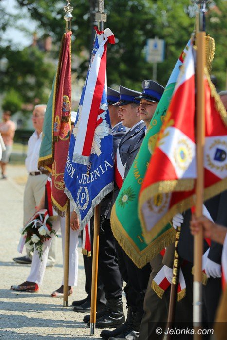 uroczyscie-w-dniu-swieta-wojska-polskiego-foto-59402