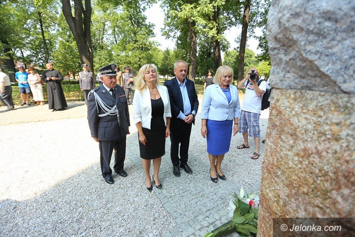 uroczyscie-w-dniu-swieta-wojska-polskiego-foto-59402