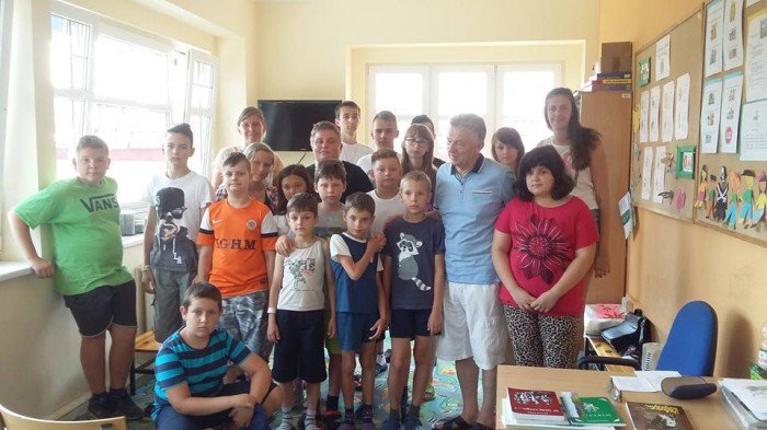 ryszard-kieek-czyta-chorym-dzieciom-w-karpaczu-foto-59436