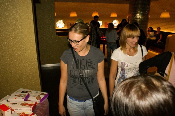 salwy-smiechu-w-kinie-kobiet-foto-59579