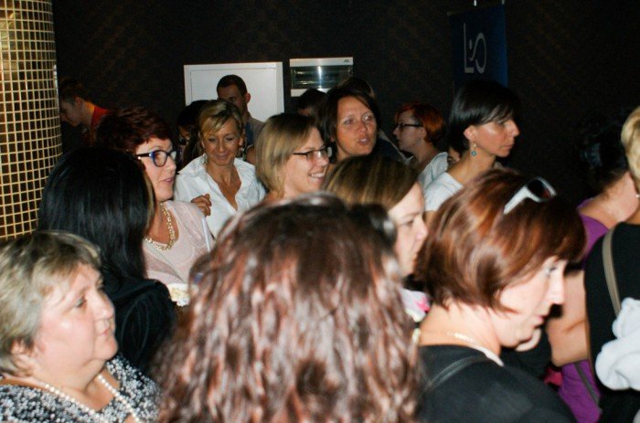 salwy-smiechu-w-kinie-kobiet-foto-59579
