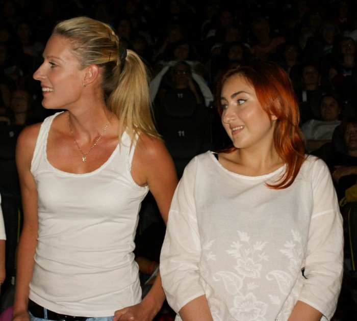 salwy-smiechu-w-kinie-kobiet-foto-59579