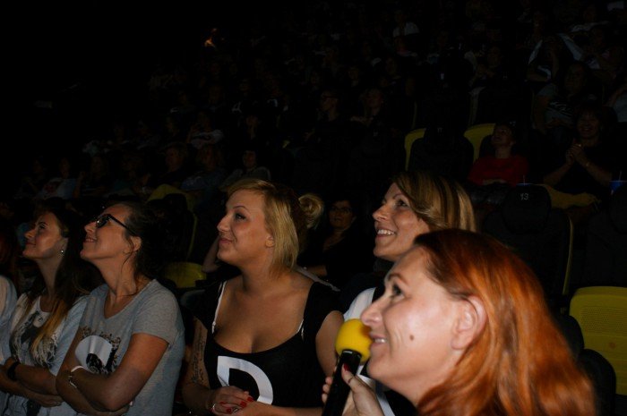salwy-smiechu-w-kinie-kobiet-foto-59579