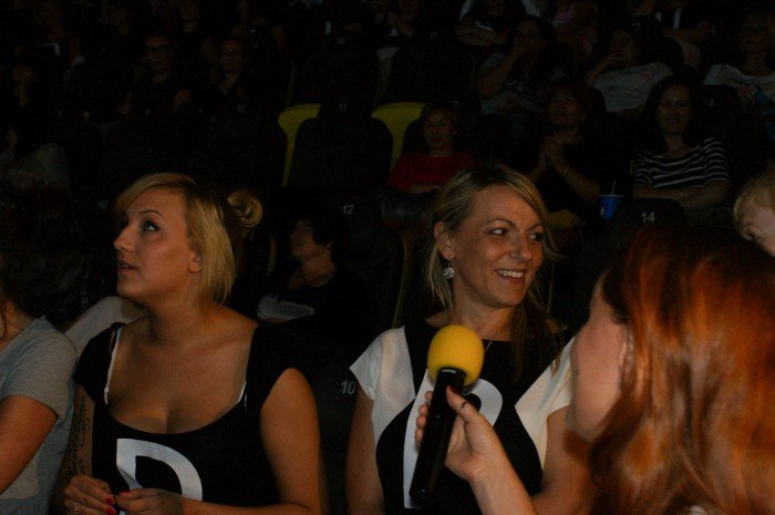 salwy-smiechu-w-kinie-kobiet-foto-59579