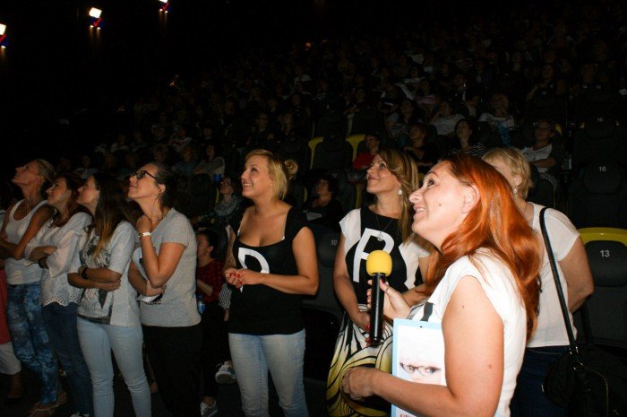 salwy-smiechu-w-kinie-kobiet-foto-59579