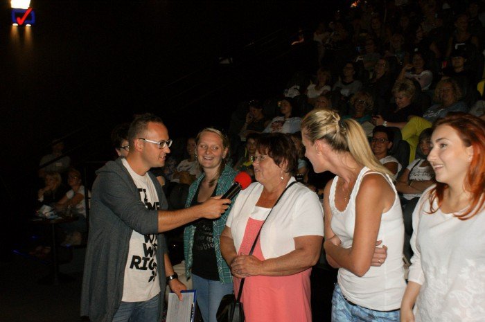 salwy-smiechu-w-kinie-kobiet-foto-59579