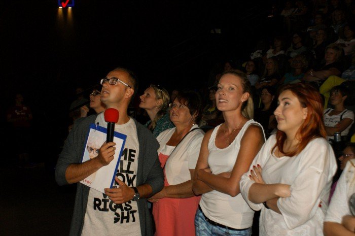 salwy-smiechu-w-kinie-kobiet-foto-59579