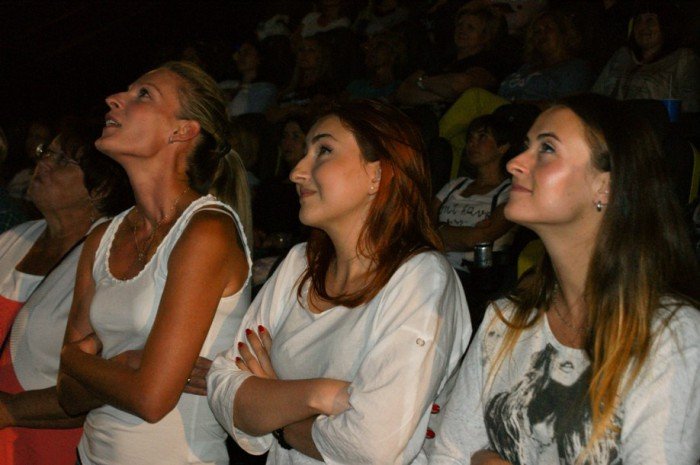 salwy-smiechu-w-kinie-kobiet-foto-59579
