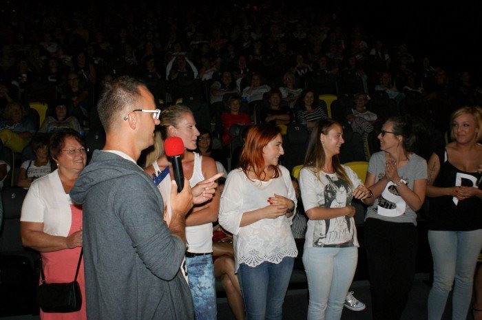 salwy-smiechu-w-kinie-kobiet-foto-59579