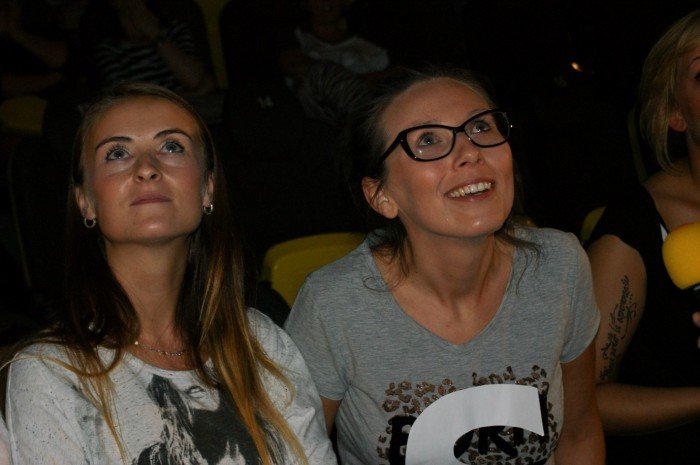 salwy-smiechu-w-kinie-kobiet-foto-59579