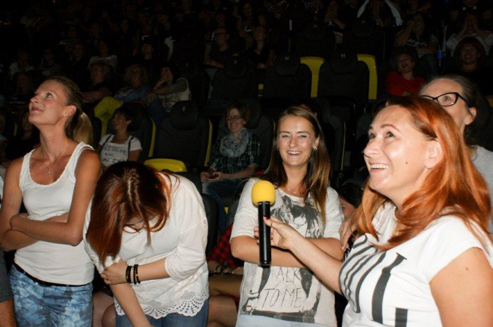 salwy-smiechu-w-kinie-kobiet-foto-59579