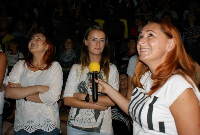 salwy-smiechu-w-kinie-kobiet-foto-59579