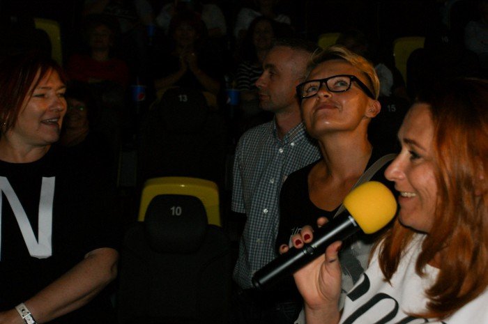 salwy-smiechu-w-kinie-kobiet-foto-59579