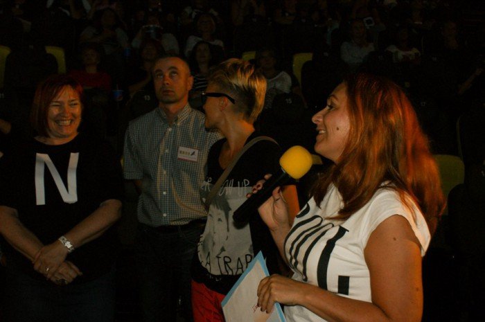 salwy-smiechu-w-kinie-kobiet-foto-59579
