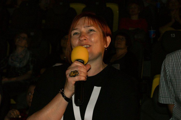 salwy-smiechu-w-kinie-kobiet-foto-59579