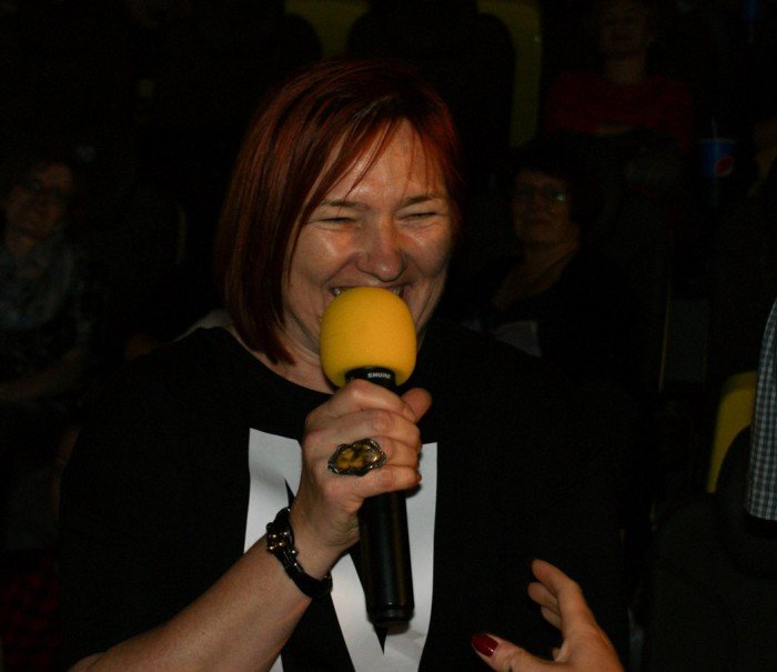 salwy-smiechu-w-kinie-kobiet-foto-59579