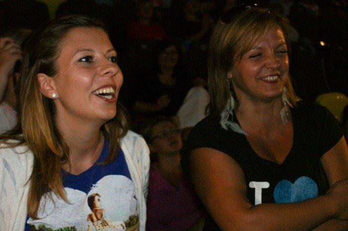 salwy-smiechu-w-kinie-kobiet-foto-59579