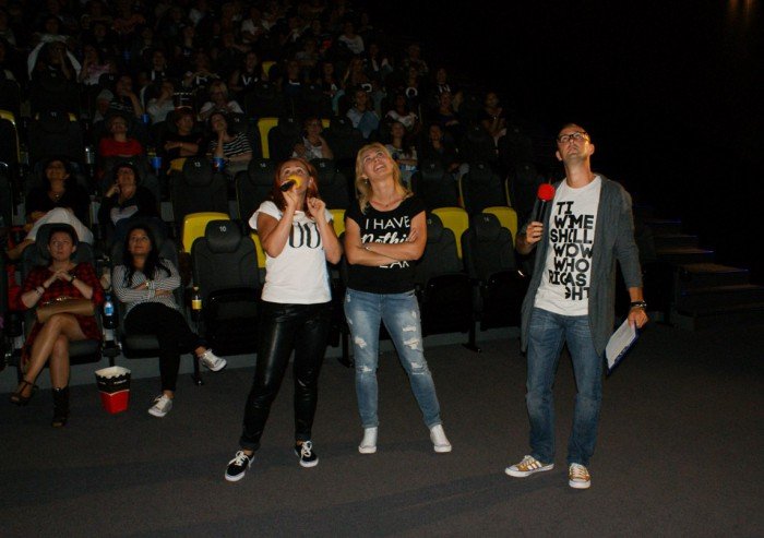 salwy-smiechu-w-kinie-kobiet-foto-59579